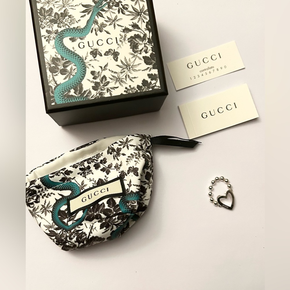 Gucci Sterling Silver Open Heart Ring Size 6 New with Box & Dust Bag - Picture 2 of 4
